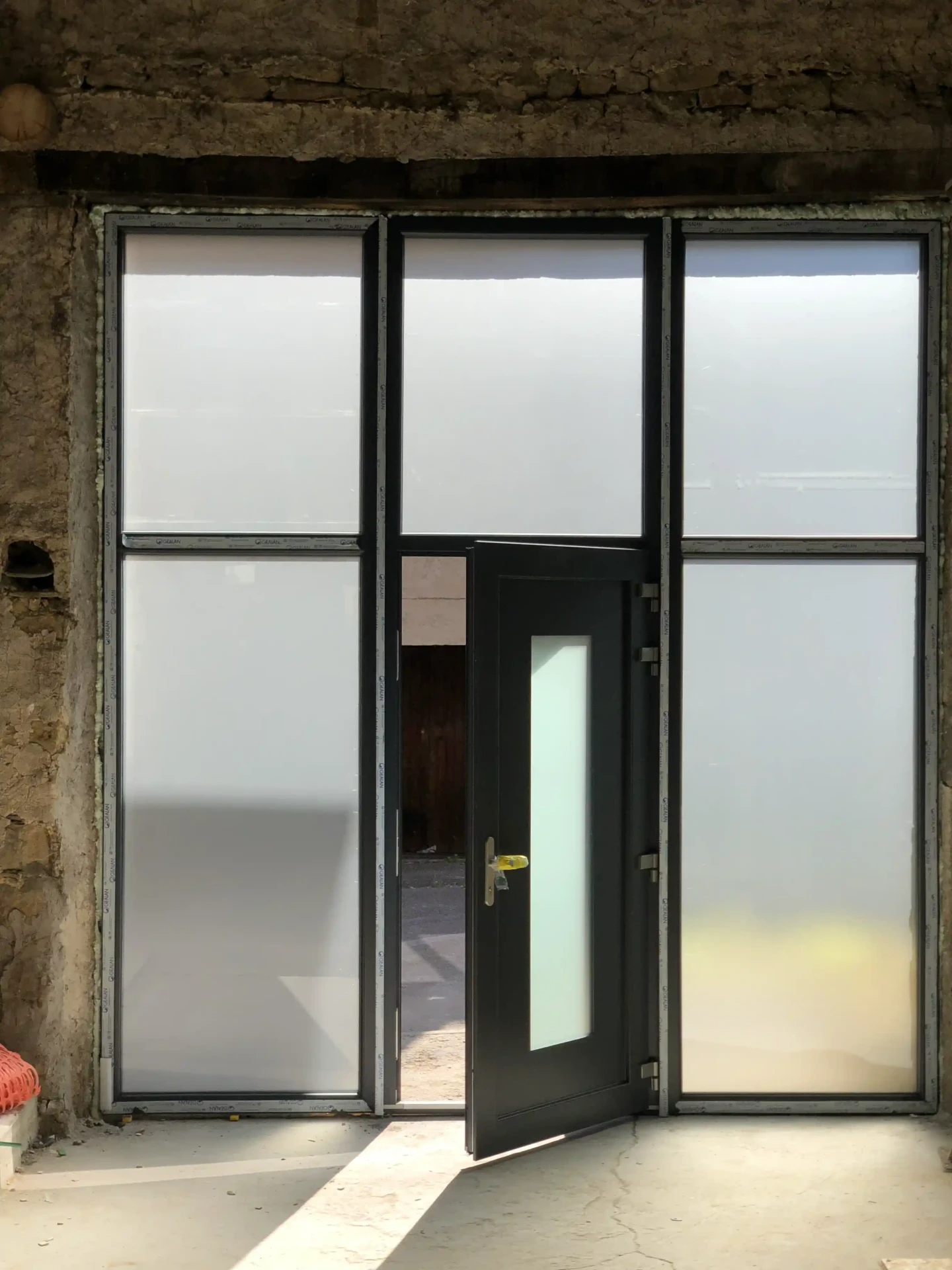 rc fermelec ancienne porte de grange porte d_entrée vitréees apres interieur