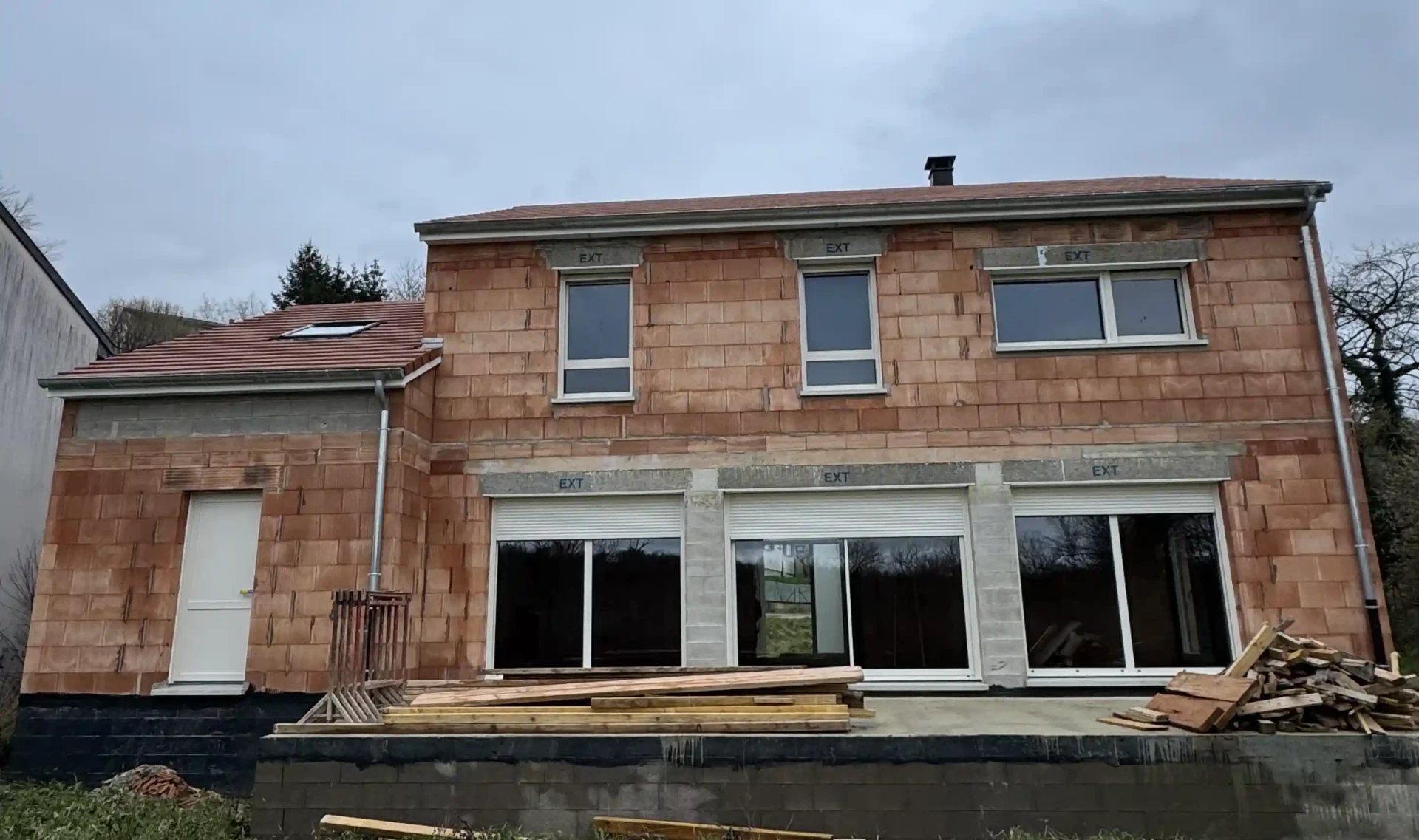 rc fermelec contruction maison neuf fenetres porte entree vitrage fixe baies vitree apres