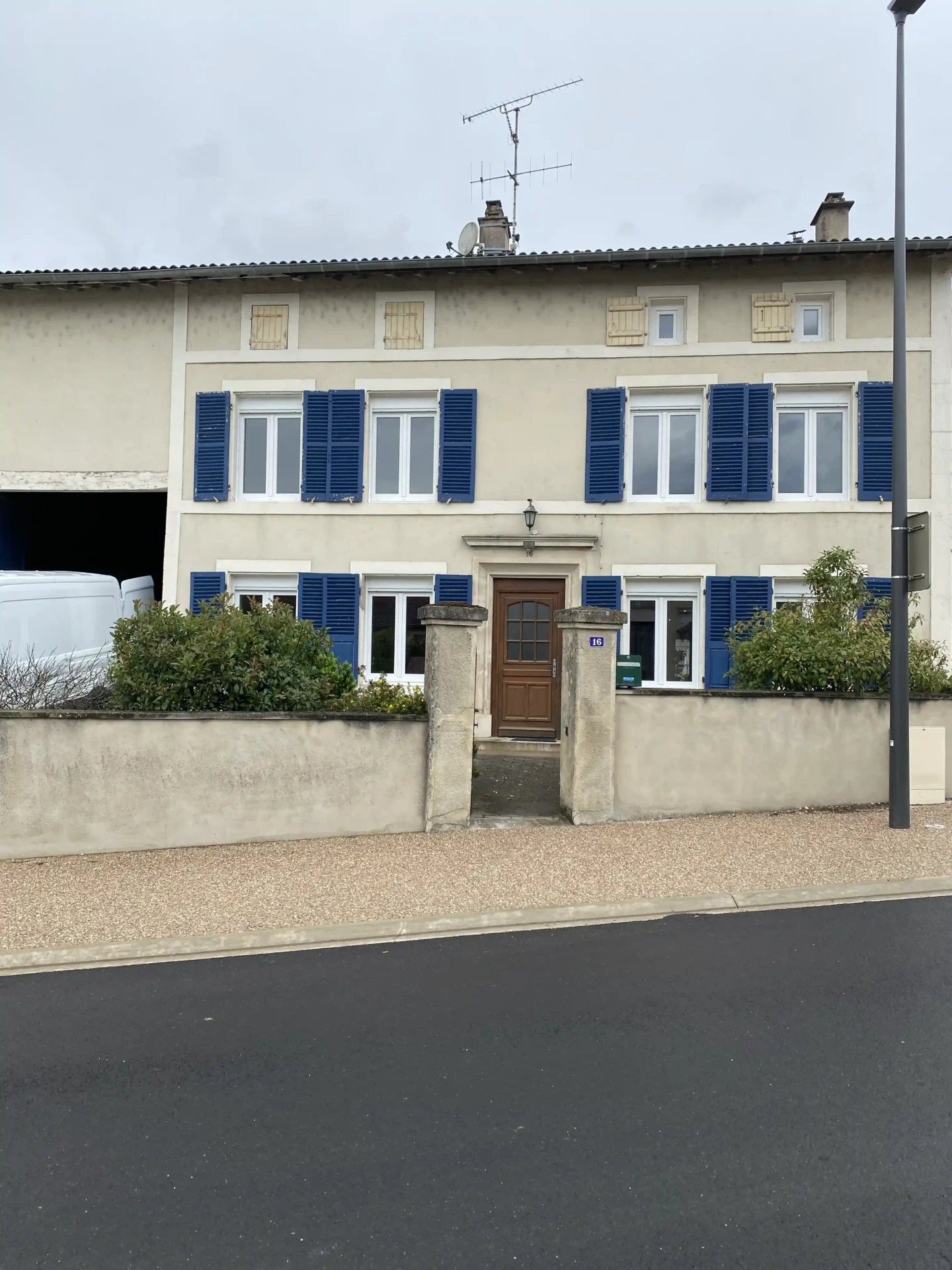 rc fermelec maison fenetres portes vitrées volet battant bleu apres 2