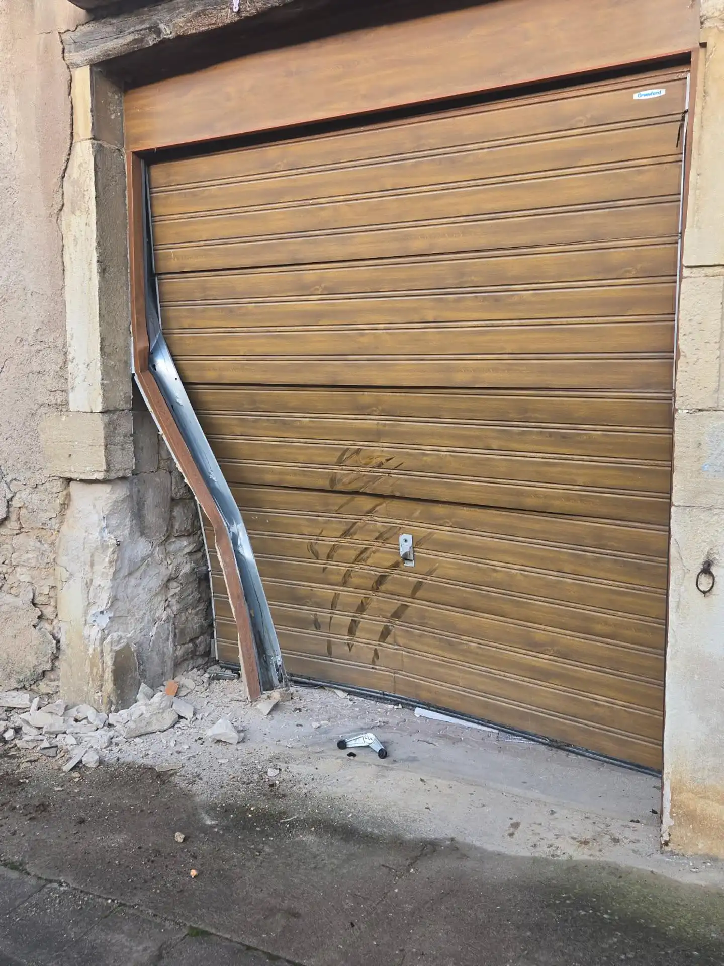 rc fermelec ancienne porte de garage mur detruit maçonnerie accident avant